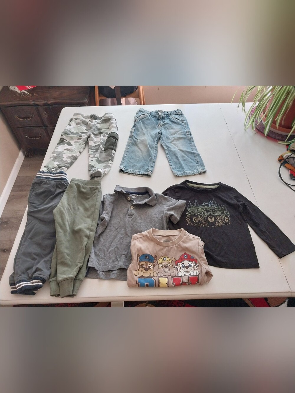 2T Boys Bundle. 4 Pants & 3 Shirts